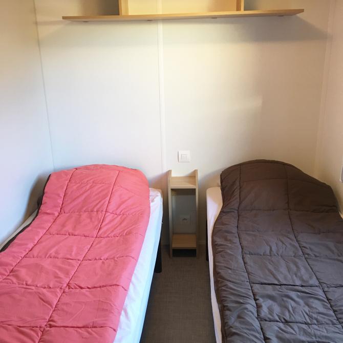 chambre mobil home - Camping La Garenne - Crots