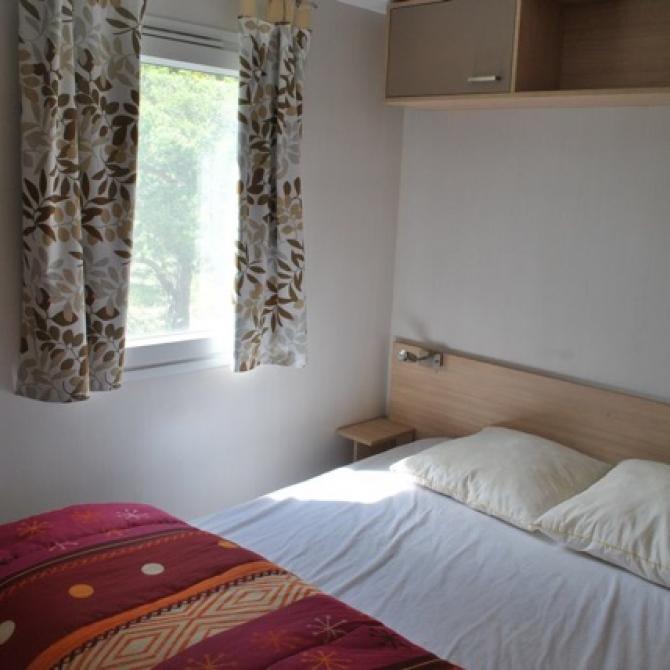 chambre mobil home - Camping La Garenne - Crots